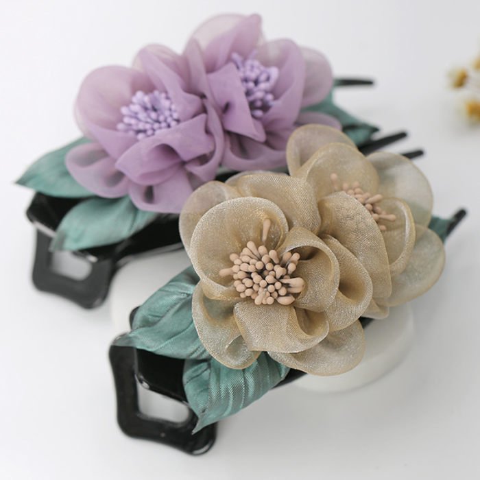 Pince à cheveux florale élégante
