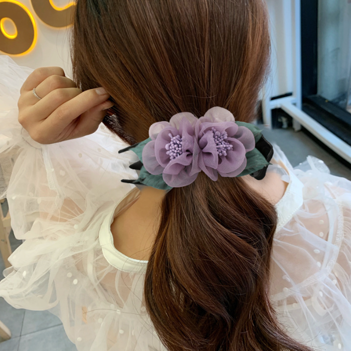 Pince à cheveux florale élégante