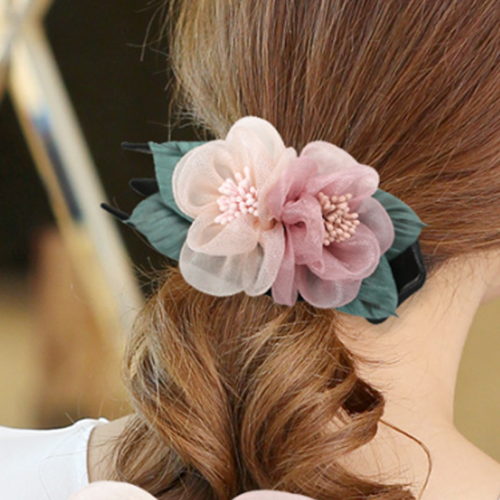 Pince à cheveux florale élégante