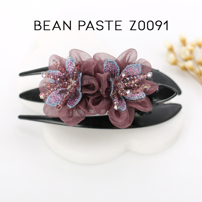 Pince à cheveux florale élégante