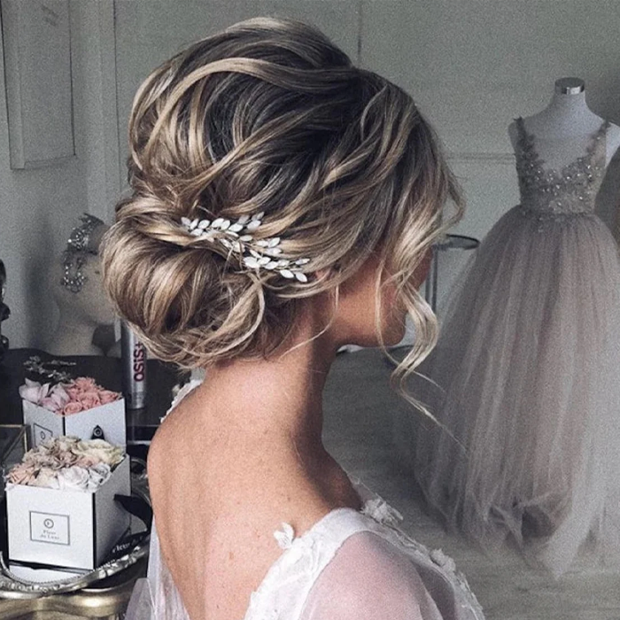 Peigne à cheveux de mariée en cristal simple et élégant 